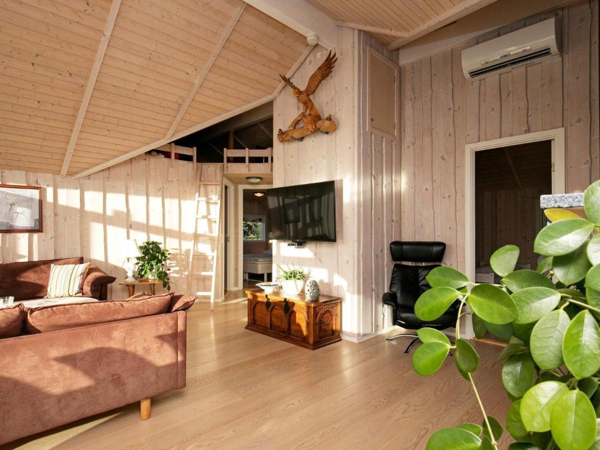 Three-Bedroom Holiday Home In Rodby 38 Kramnitse Εξωτερικό φωτογραφία