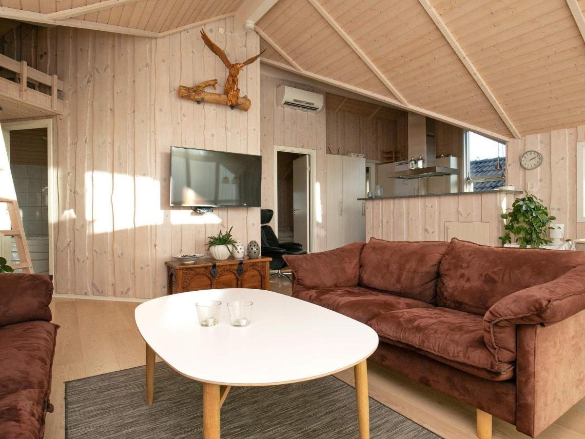Three-Bedroom Holiday Home In Rodby 38 Kramnitse Εξωτερικό φωτογραφία