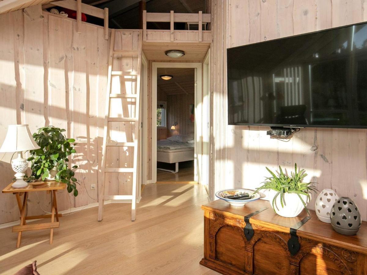 Three-Bedroom Holiday Home In Rodby 38 Kramnitse Εξωτερικό φωτογραφία